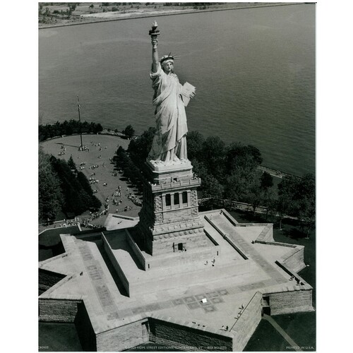 (8 x 10) Art Print CB0105 Chris Bliss Statue of Liberty