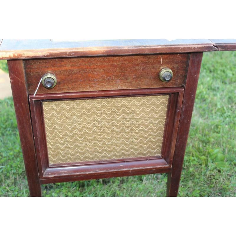 Philco 53-1750 Chairside Drop-Leaf Cabinet Tube Radio Phonograph Record Player