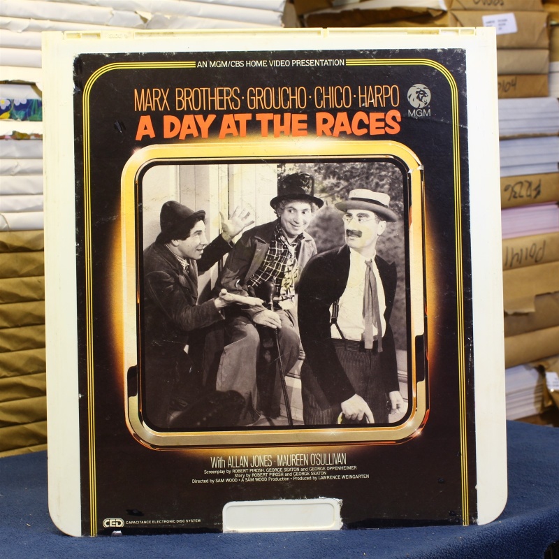A day at the races Marx Brothers #88020 - CED Video Disc