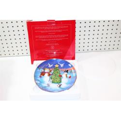 2004 AVON CHRISTMAS 22k Gold Trim Collector Plate TRIMMING TREE Dave Henderson