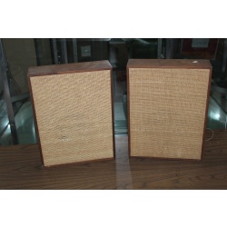 Vintage Classic Stereo Speakers Wooden Cabinets 17" Tall, 13" Wide