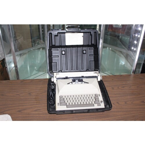 Vintage Scholar SR3000 Electric Typewriter