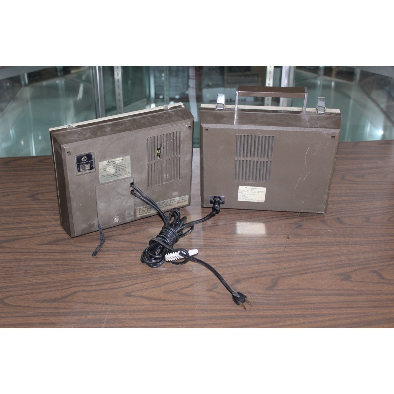 Automatic Radio MFG. Co Solid State 8 Track Portable PEX-1032 No Power For Parts