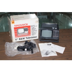 1986 Magnavox 5” View Portable TV & Radio Model BF3909 BK Radio - Works