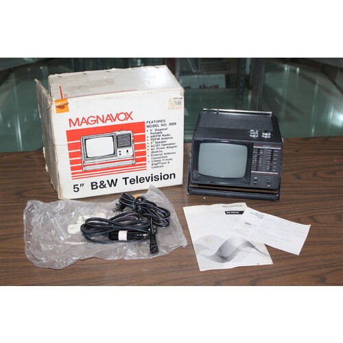 1986 Magnavox 5” View Portable TV & Radio Model BF3909 BK Radio - Works