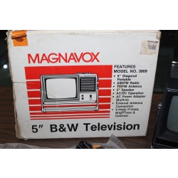 1986 Magnavox 5” View Portable TV & Radio Model BF3909 BK Radio - Works