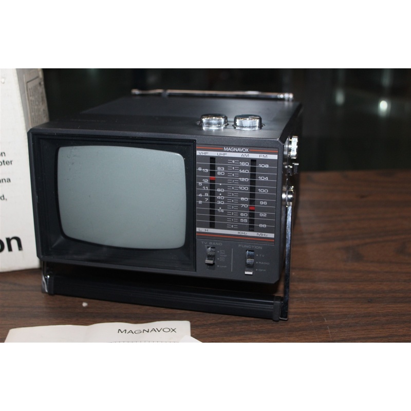 1986 Magnavox 5” View Portable TV & Radio Model BF3909 BK Radio - Works