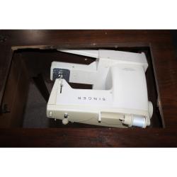 Sewing machine cabinet with Singer sewing machine 25 x 20.5 x 31.5