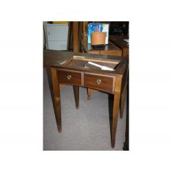 Sewing machine cabinet with Singer sewing machine 25 x 20.5 x 31.5