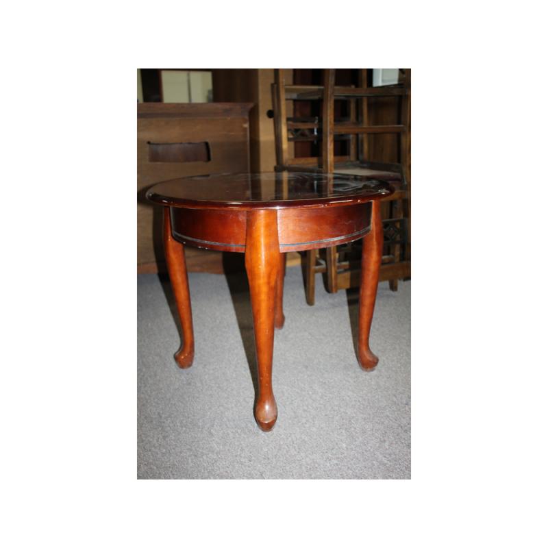 Wooden round end table 24 x 21