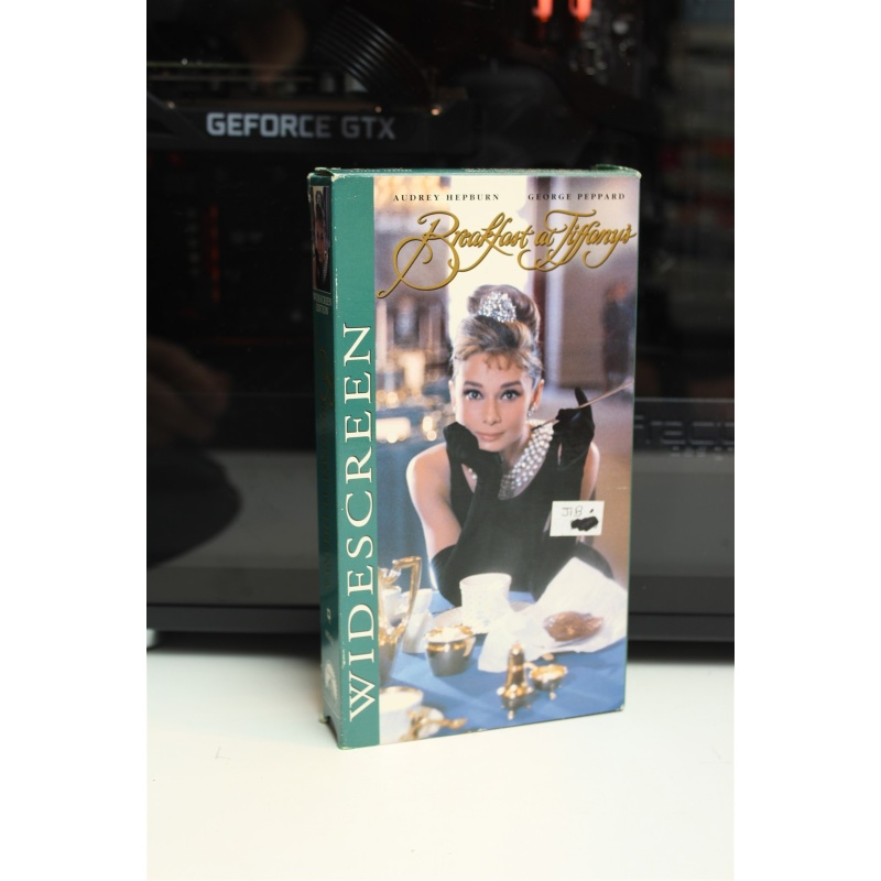 Breakfast At Tiffanys VHS Comedy; Drama; Romance