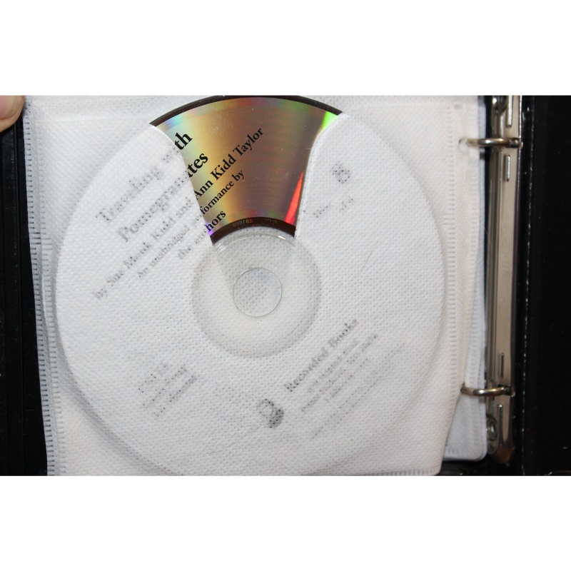 Traveling with Pomegranates : A Mother-Daughter Story by Kidd (2009, CD)