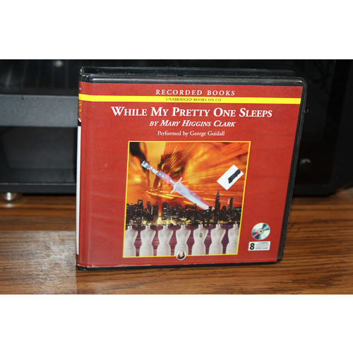 While My Pretty One Sleeps by Mary Higgins Clark (2005, CD)