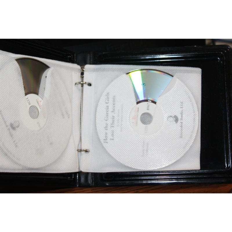 How the Garcia Girls Lost Their Accents by Julia Alvarez (2006, CD)