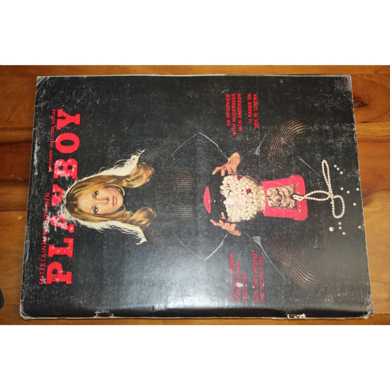 99211: 1972 Playboy Magazine November Nov 1972