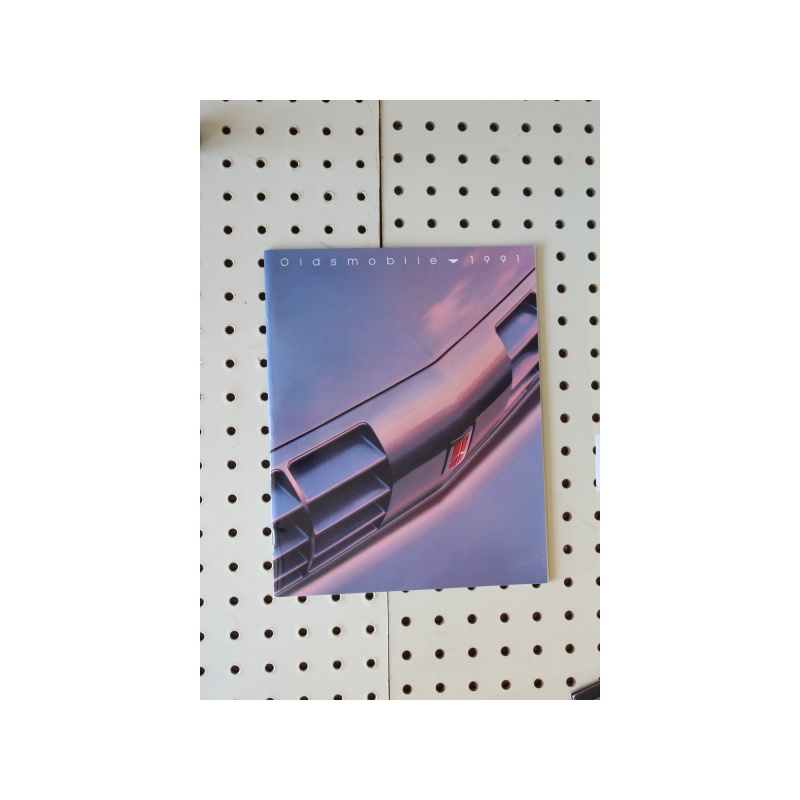 1991 Oldsmobile  Brochure Product Line-Up  41 Pages