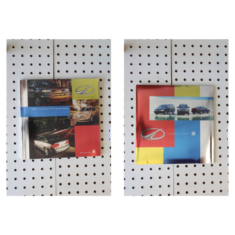 2004 Oldsmobile  Catalog w/ DVD Product Line-Up