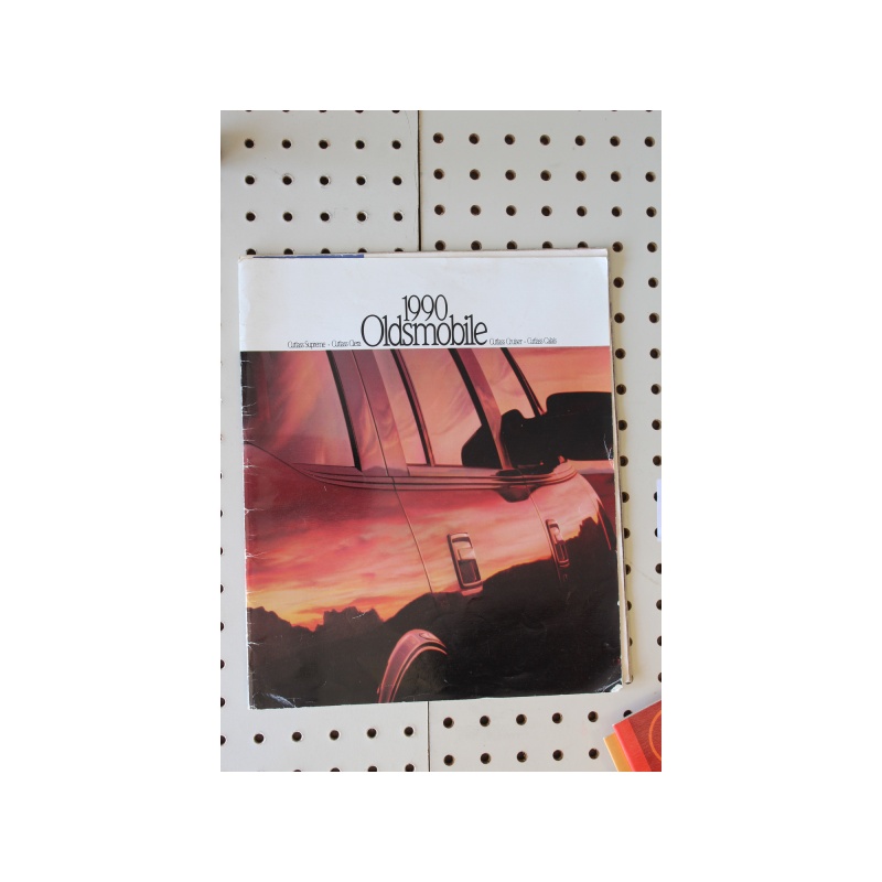 1990 Oldsmobile  Brochure Product Line-Up  59 Pages