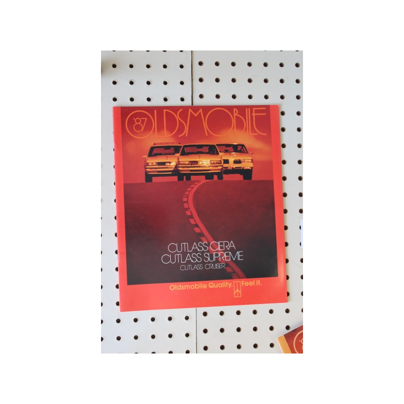1987 Oldsmobile Cutlass Brochure  35 Pages
