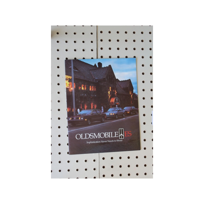 1983 Oldsmobile  Flyer(Poster Size Foldout) Product Line-Up