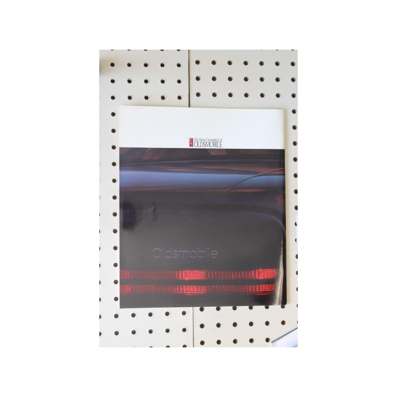 1990 Oldsmobile Brochure 59 Pages