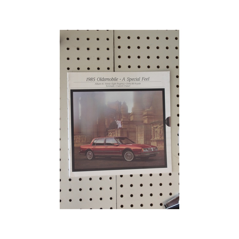 1985 Oldsmobile  Brochure A Special Feel 35 Pages
