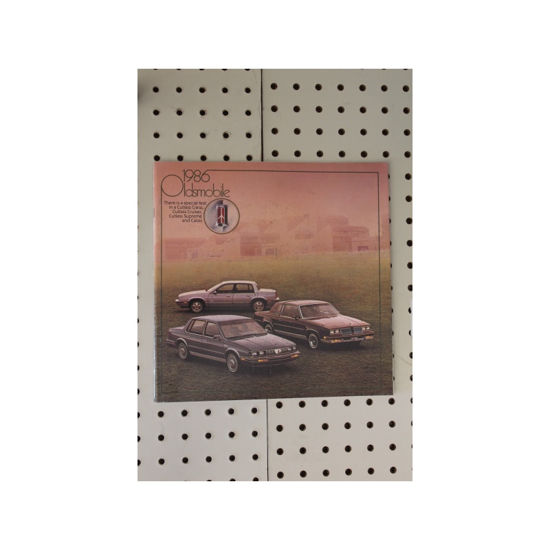 1986 Oldsmobile  Brochure Product Line-Up  43 Pages