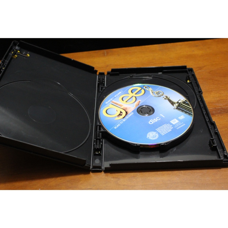 6312: DVD Glee: Season 1 Volume 1 Discs 1 - 4 