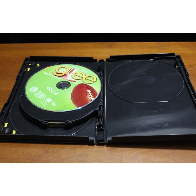 6312: DVD Glee: Season 1 Volume 1 Discs 1 - 4 