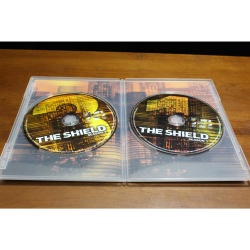 6317: DVD The Shield: Season 1 Discs 1 & 3 