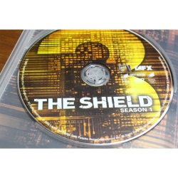 6317: DVD The Shield: Season 1 Discs 1 & 3 