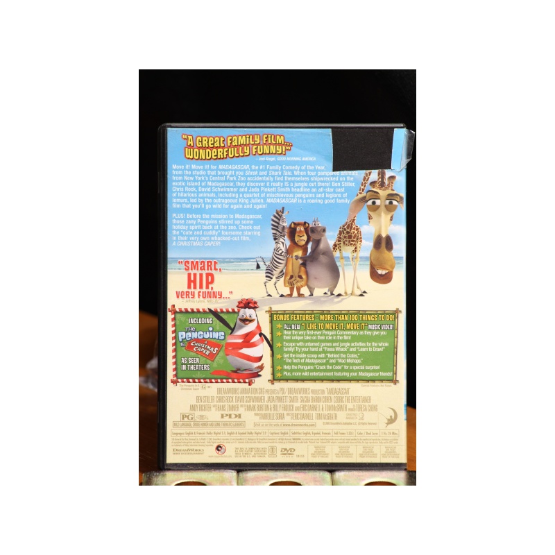 Thr Penguins In A Christmas Caper Madagascar DVD:6621